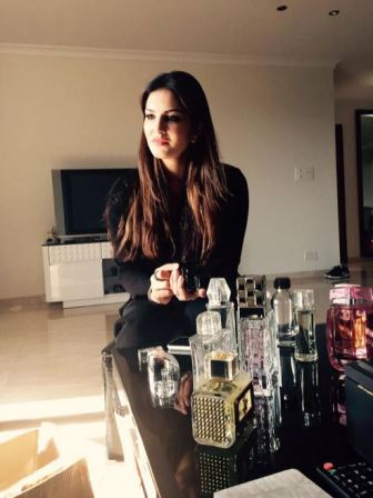 sunny_leone_perfume