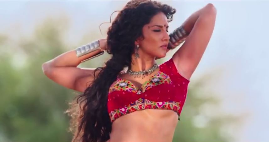sizzling_desi_avatar_of_sunny_leone_in_Ek_Paheli_Leela